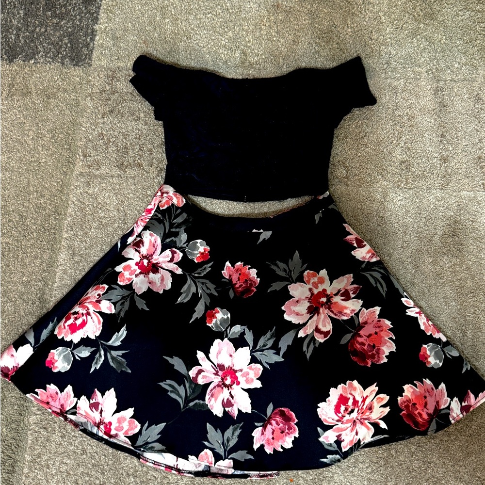 Windsor 2-Piece Navy/Floral Size 5/6 Homecoming Dress